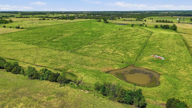 562 Lazy S Ranch Road, Gunter, TX 75058