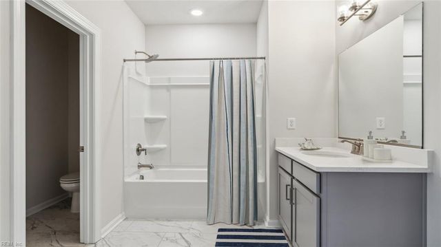 2017 Barton LN, Chesapeake, VA 23322