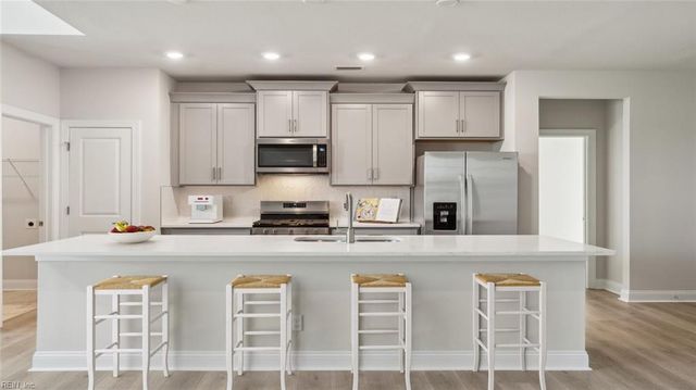 2017 Barton LN, Chesapeake, VA 23322