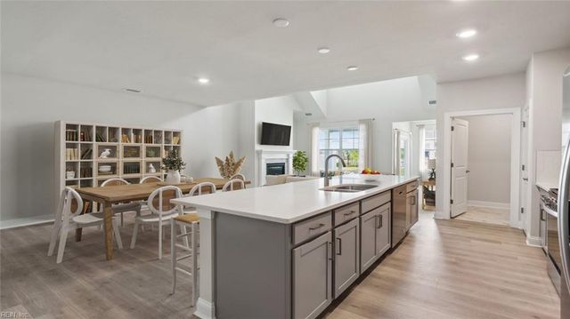 2017 Barton LN, Chesapeake, VA 23322