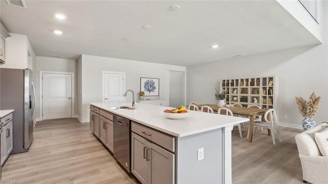 2017 Barton LN, Chesapeake, VA 23322