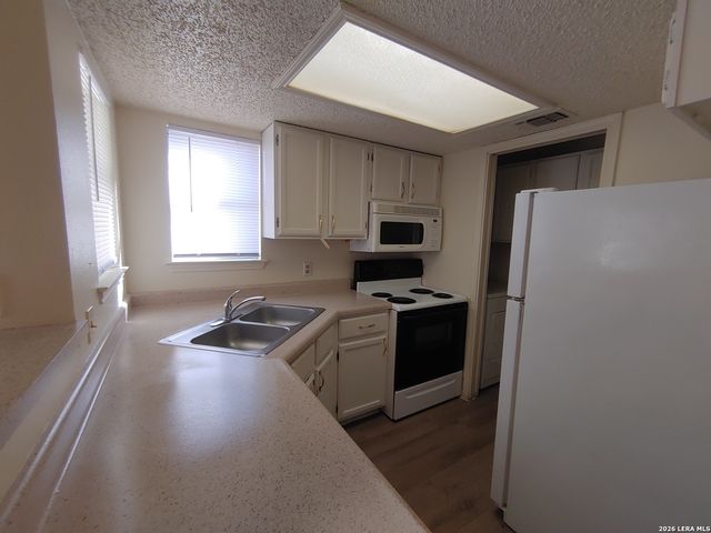 6350 Cambridge Dr Apt 1, San Antonio, TX 78218