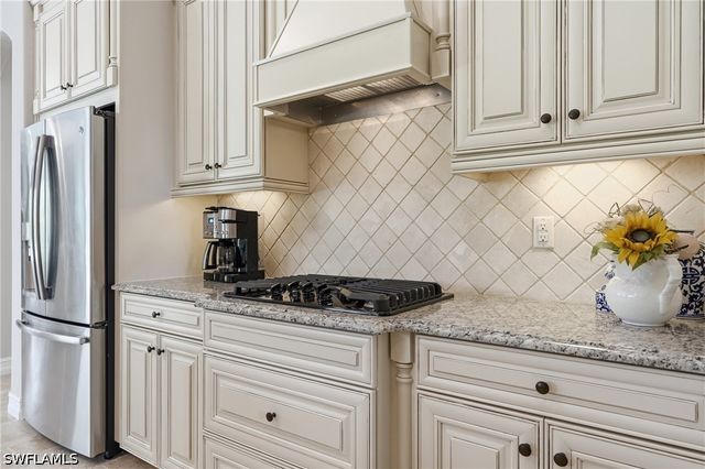 9915 Corso Bello DR, Naples, FL 34113