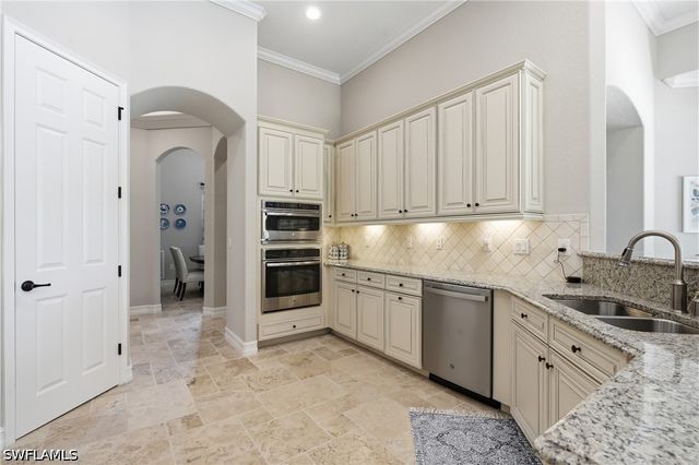 9915 Corso Bello DR, Naples, FL 34113