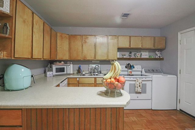 901 Wesley Court, Jonesboro, AR 72401