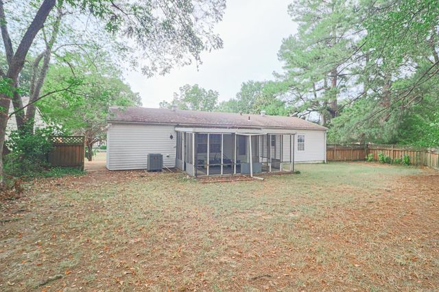 901 Wesley Court, Jonesboro, AR 72401