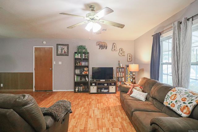 901 Wesley Court, Jonesboro, AR 72401