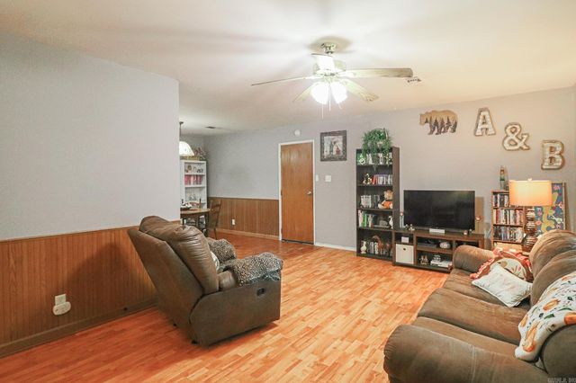 901 Wesley Court, Jonesboro, AR 72401