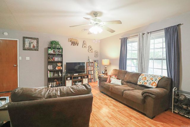 901 Wesley Court, Jonesboro, AR 72401