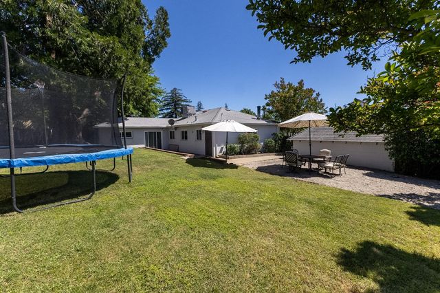 711 Vinewood Ave, Roseville, CA 95678