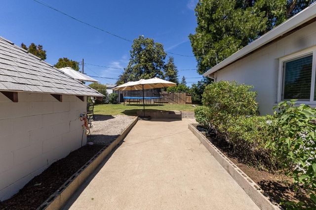 711 Vinewood Ave, Roseville, CA 95678