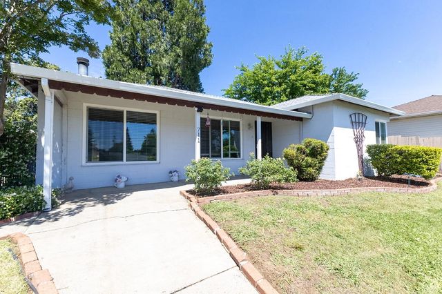 711 Vinewood Ave, Roseville, CA 95678