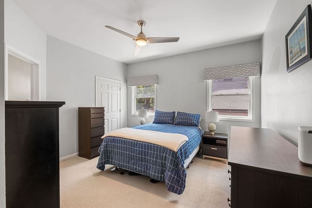 1123 W Grace Street 1E, Chicago, IL 60613