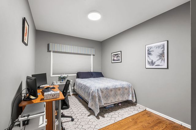 1123 W Grace Street 1E, Chicago, IL 60613