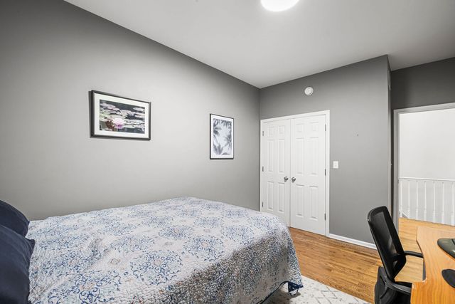 1123 W Grace Street 1E, Chicago, IL 60613