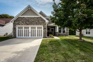 8669 N Deer Crossing Boulevard, Mccordsville, IN 46055