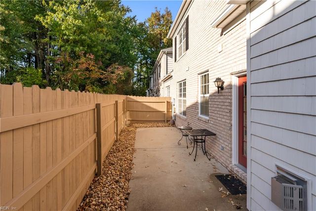 1406 Otterbourne CT, Chesapeake, VA 23320