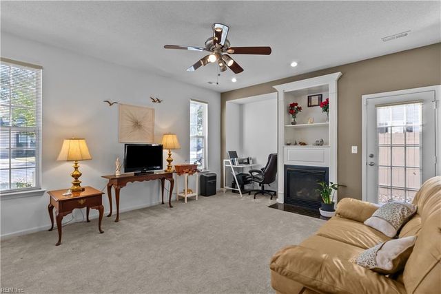 1406 Otterbourne CT, Chesapeake, VA 23320