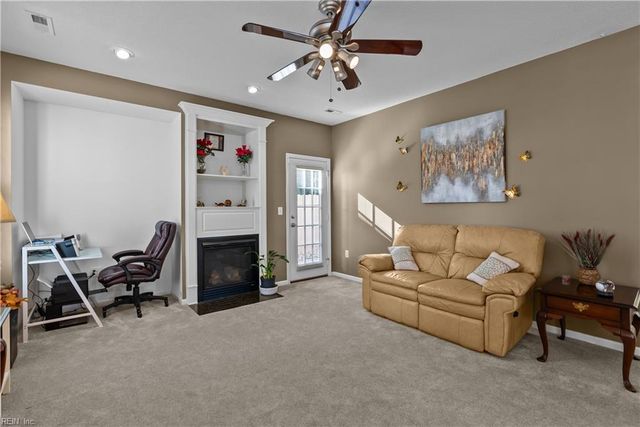 1406 Otterbourne CT, Chesapeake, VA 23320