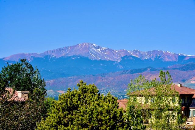 9952 Oak Knoll Terrace, Colorado Springs, CO 80920