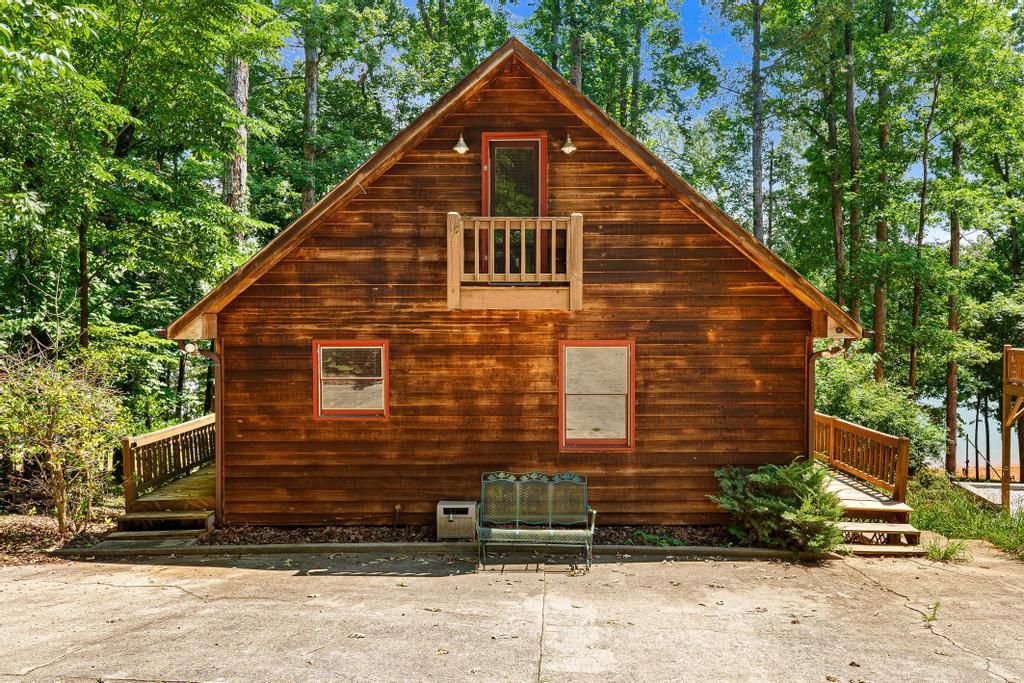 415 Kenwood Drive, Westminster, SC 29693
