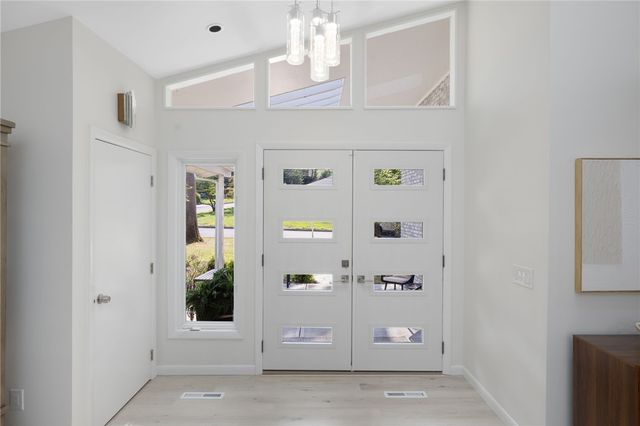 12 Kenmore Way, Lincoln, RI 02908