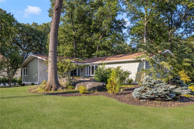 12 Kenmore Way, Lincoln, RI 02908