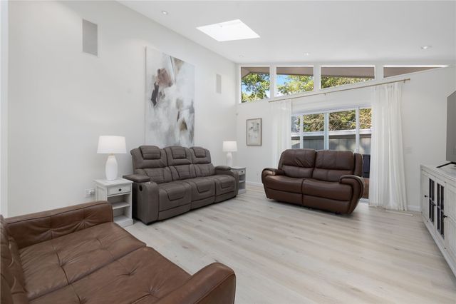 12 Kenmore Way, Lincoln, RI 02908