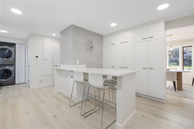 12 Kenmore Way, Lincoln, RI 02908