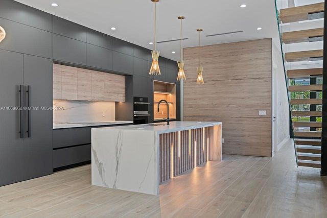 1318 NE 16th Ter, Fort Lauderdale, FL 33304