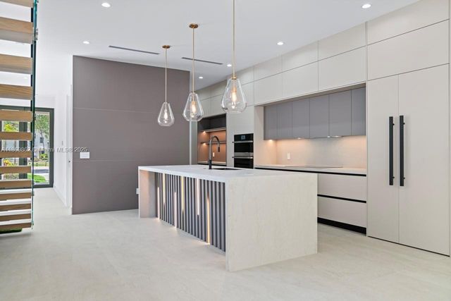 1318 NE 16th Ter, Fort Lauderdale, FL 33304