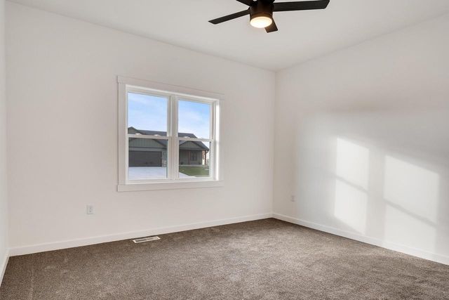 935 Crockett DRIVE, Holmen, WI 54636