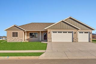 935 Crockett DRIVE, Holmen, WI 54636