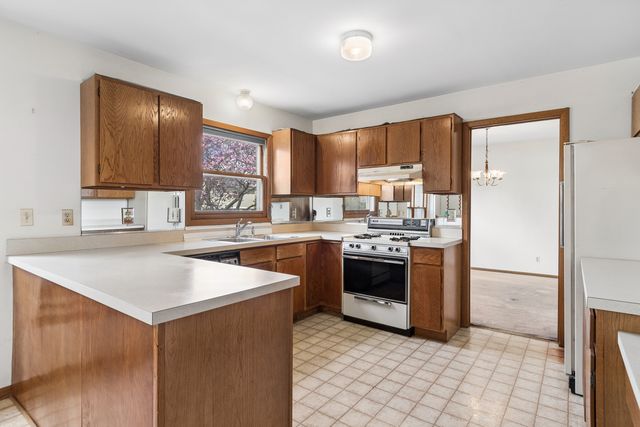 418 Churchill Court, Batavia, IL 60510