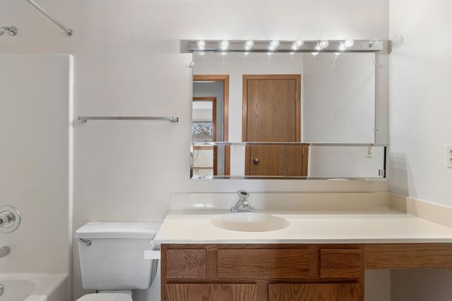 418 Churchill Court, Batavia, IL 60510