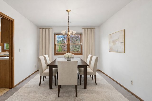 418 Churchill Court, Batavia, IL 60510