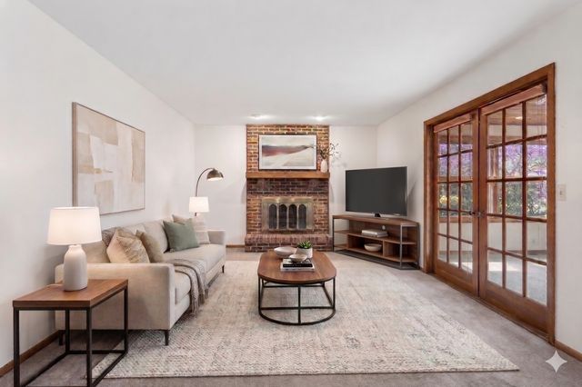 418 Churchill Court, Batavia, IL 60510