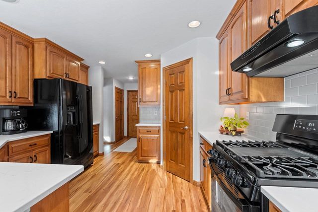 2446 REGINALD, De Pere, WI 54115