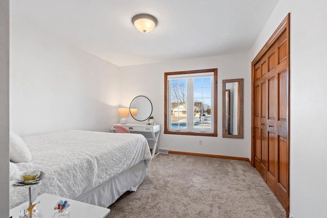 2446 REGINALD, De Pere, WI 54115