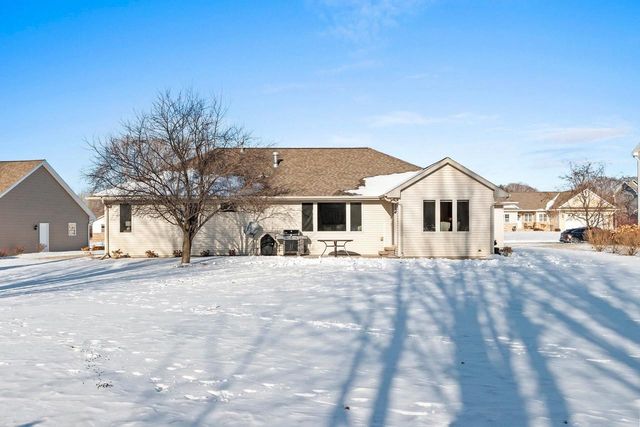 2446 REGINALD, De Pere, WI 54115