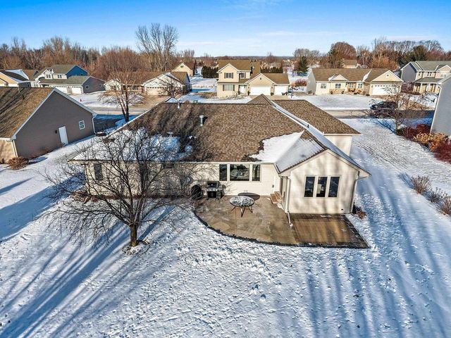 2446 REGINALD, De Pere, WI 54115