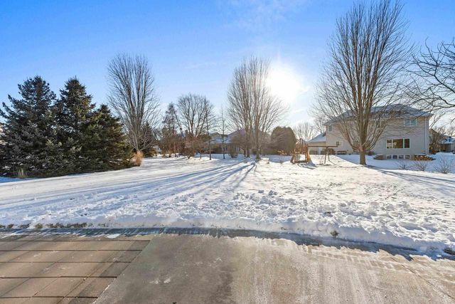 2446 REGINALD, De Pere, WI 54115