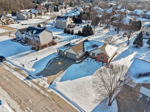 2446 REGINALD, De Pere, WI 54115