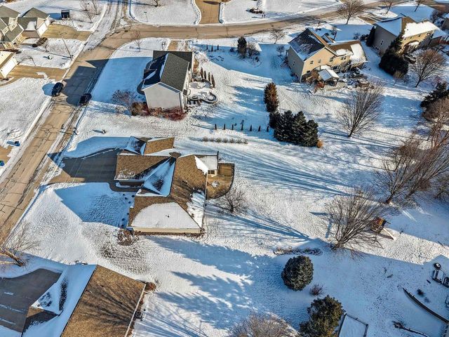 2446 REGINALD, De Pere, WI 54115