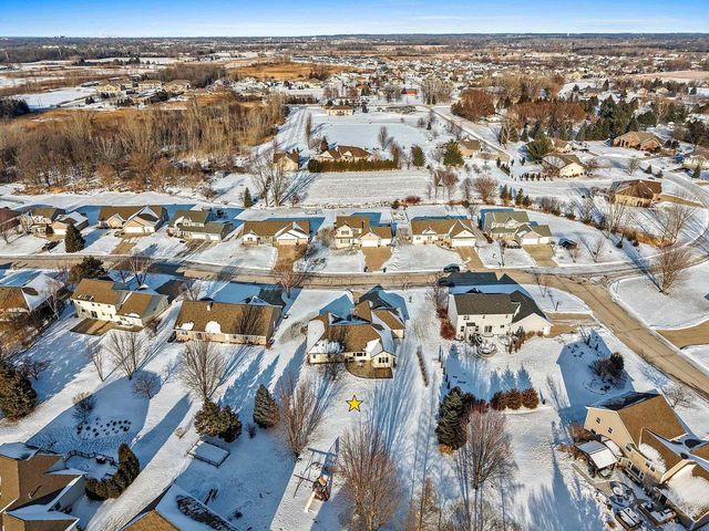 2446 REGINALD, De Pere, WI 54115