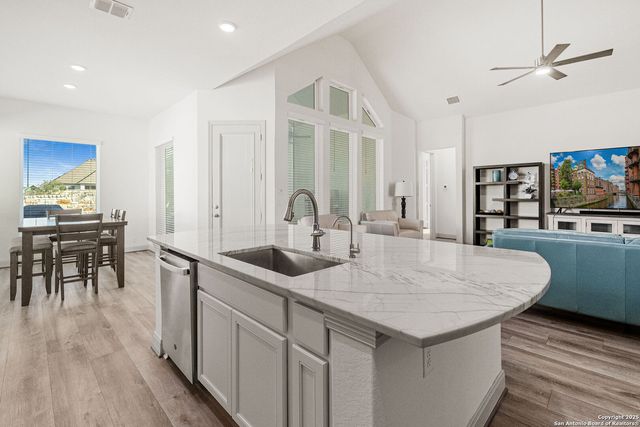 221 Vamanos, Boerne, TX 78006