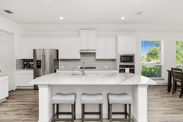 221 Vamanos, Boerne, TX 78006