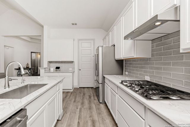 221 Vamanos, Boerne, TX 78006