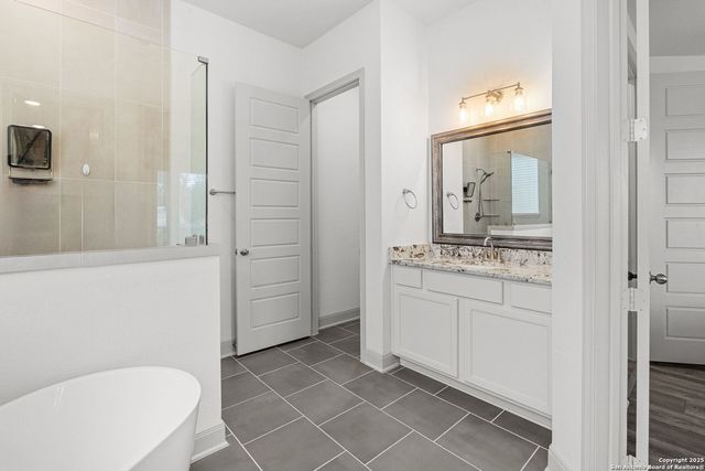 221 Vamanos, Boerne, TX 78006