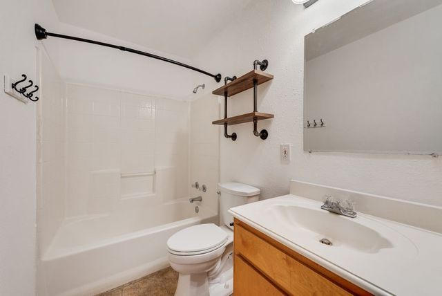 301 Lipscomb Street, Cleburne, TX 76031